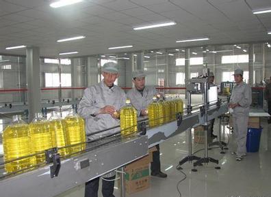 半自動液體灌裝機在油脂產(chǎn)品行業(yè)的應(yīng)用